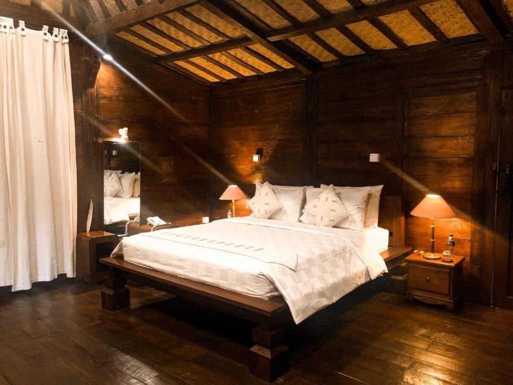 Rumah Kayu Nusa Dua (Bali)